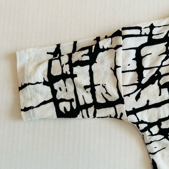 ASOS Woman’s Maternity Cold Shoulder White and Black Blouse size 8 - Picture 10 of 12